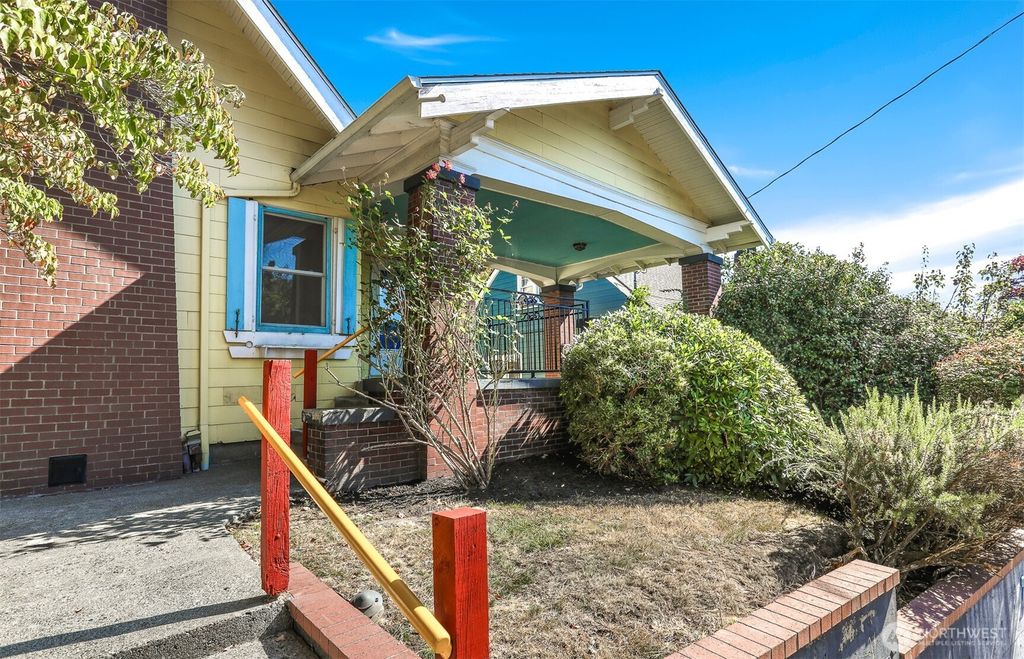 Photo of 2518 31st Avenue S, Seattle, WA 98144 (MLS # 2435389)