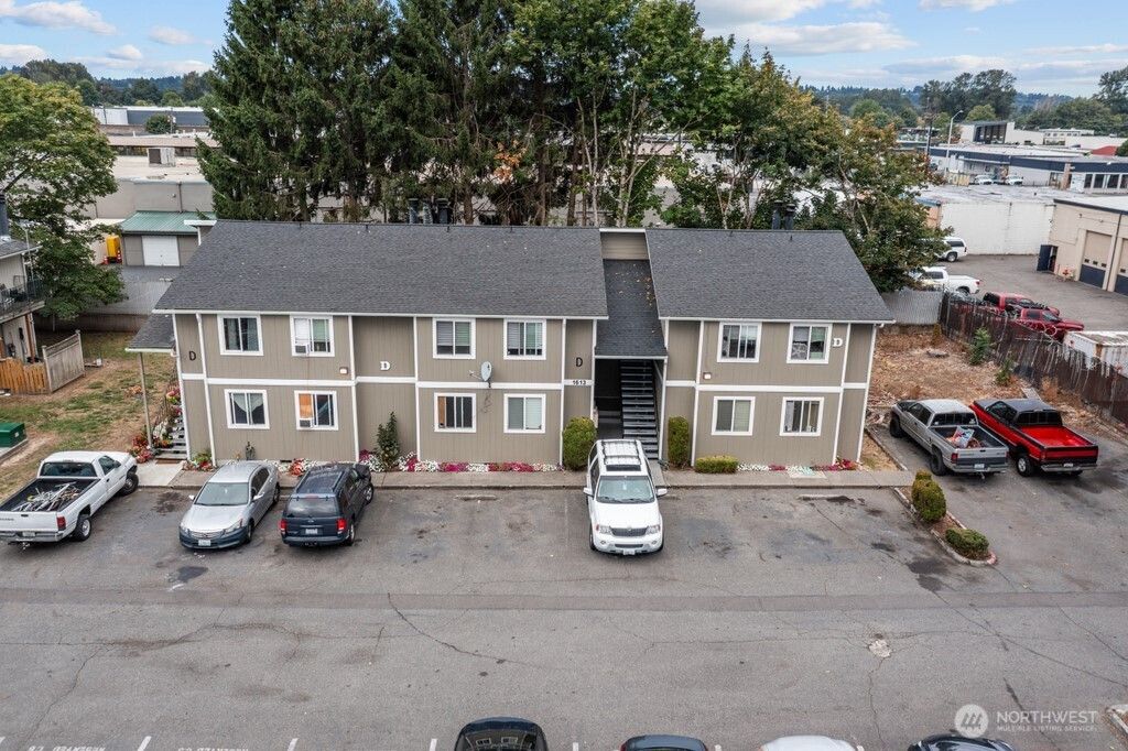 Photo of 1601 Maple Lane #D1-D6, Kent, WA 98030 (MLS # 2423824)