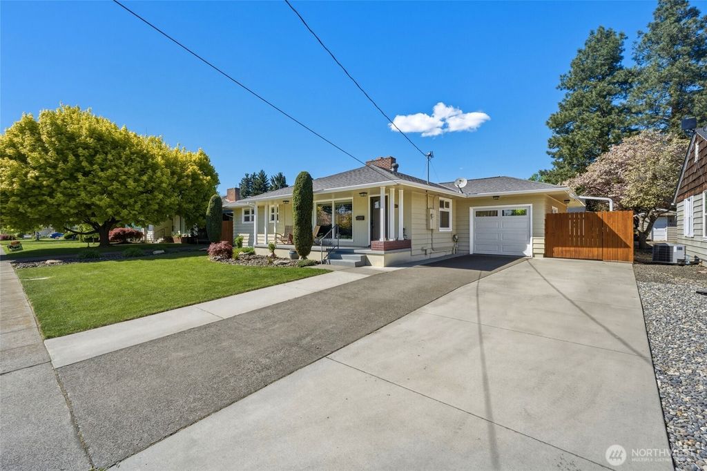 Photo of 541 Sheridan RD, Walla Walla, WA 99362 (MLS # 2516664)