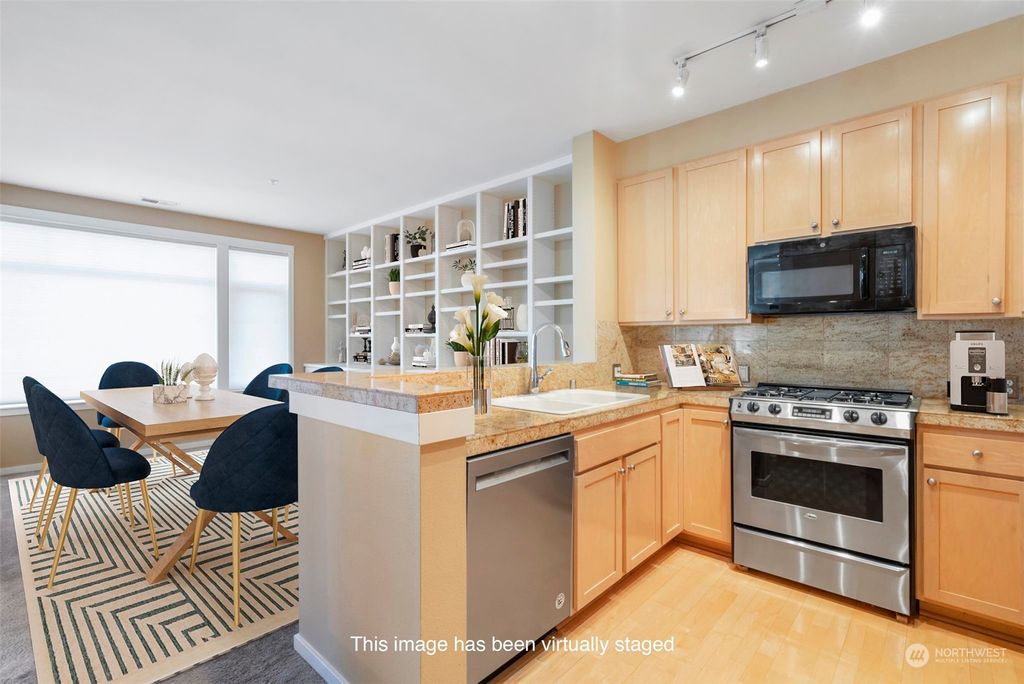 Photo of 109 2nd Street S #339, Kirkland, WA 98033 (MLS # 1972051)