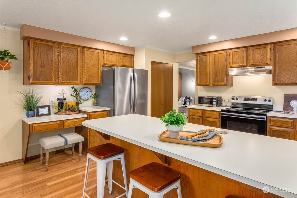 Photo of 17211 NE 133rd Place, Redmond, WA 98052 (MLS # 2024869)