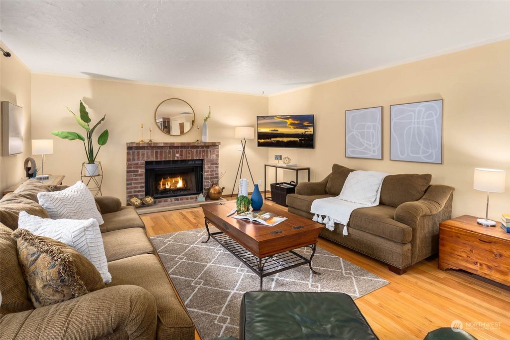 Photo of 17211 NE 133rd Place, Redmond, WA 98052 (MLS # 2024869)