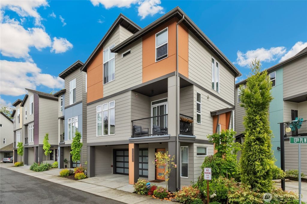 Photo of 1230 150th Lane SW, Lynnwood, WA 98087 (MLS # 2377680)