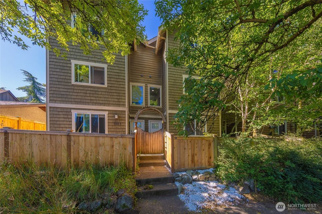 Photo of 2511 NE 125th ST St #A, Seattle, WA 98125 (MLS # 2405064)