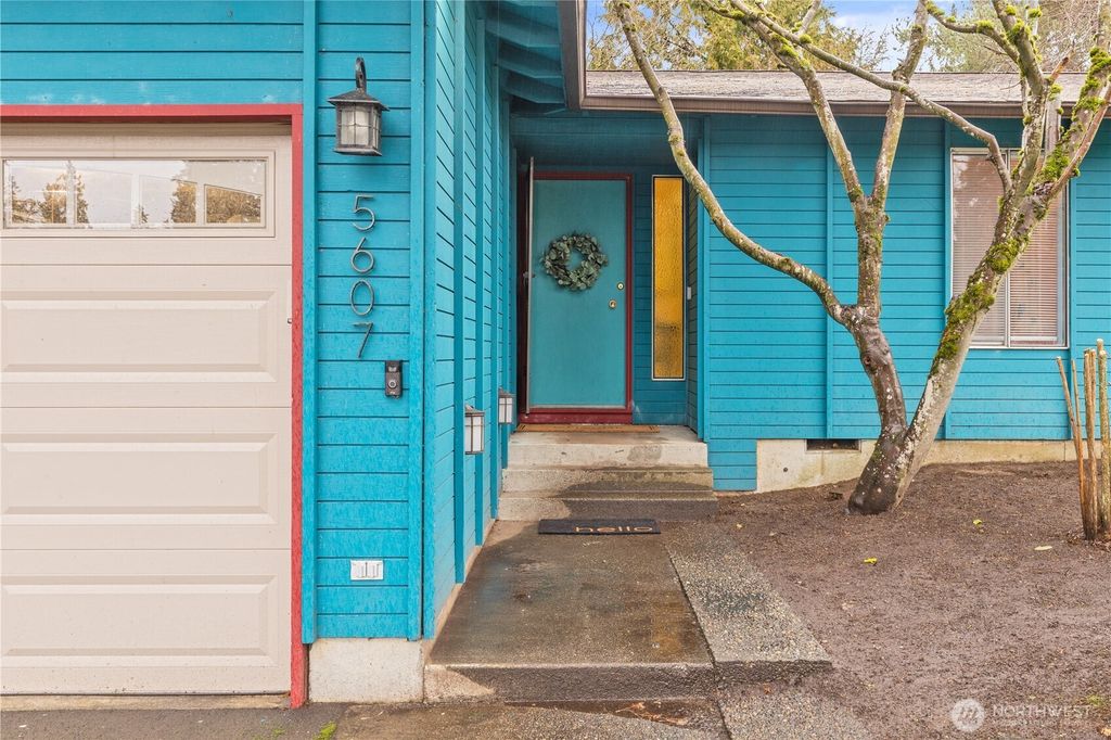 Photo of 5607 173rd Place SW, Lynnwood, WA 98037 (MLS # 2466339)