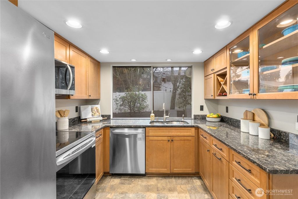 Photo of 5607 173rd Place SW, Lynnwood, WA 98037 (MLS # 2466339)