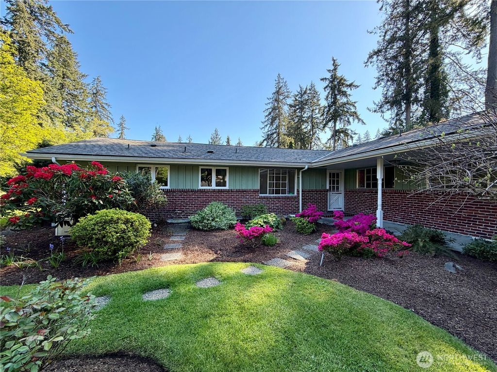 Photo of 10704 Interlaaken Drive SW, Lakewood, WA 98498 (MLS # 2528461)