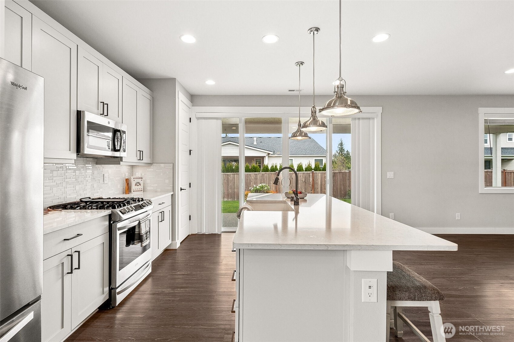 1500 E Nanevicz Avenue