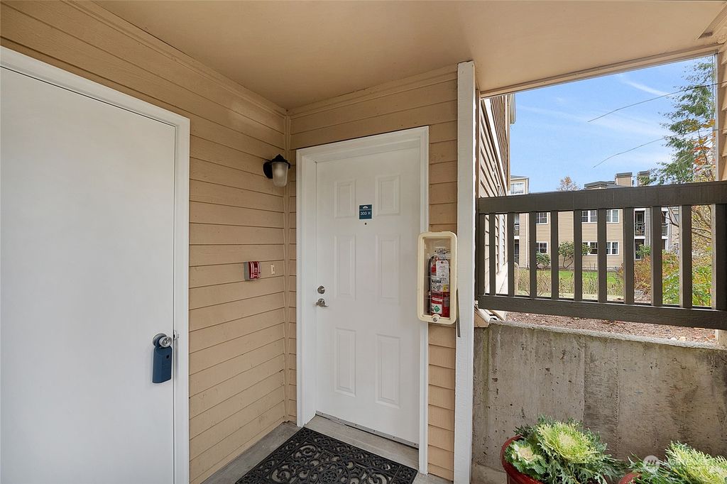 Photo of 5300 Harbour Pointe Boulevard #303H, Mukilteo, WA 98275 (MLS # 2018717)