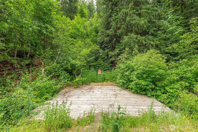 19960 + 19970 N Mt Spokane Park Dr