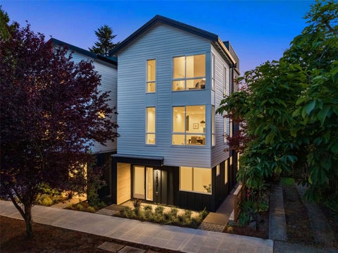 Photo of 825 B 17th Avenue, Seattle, WA 98144 (MLS # 2595407)