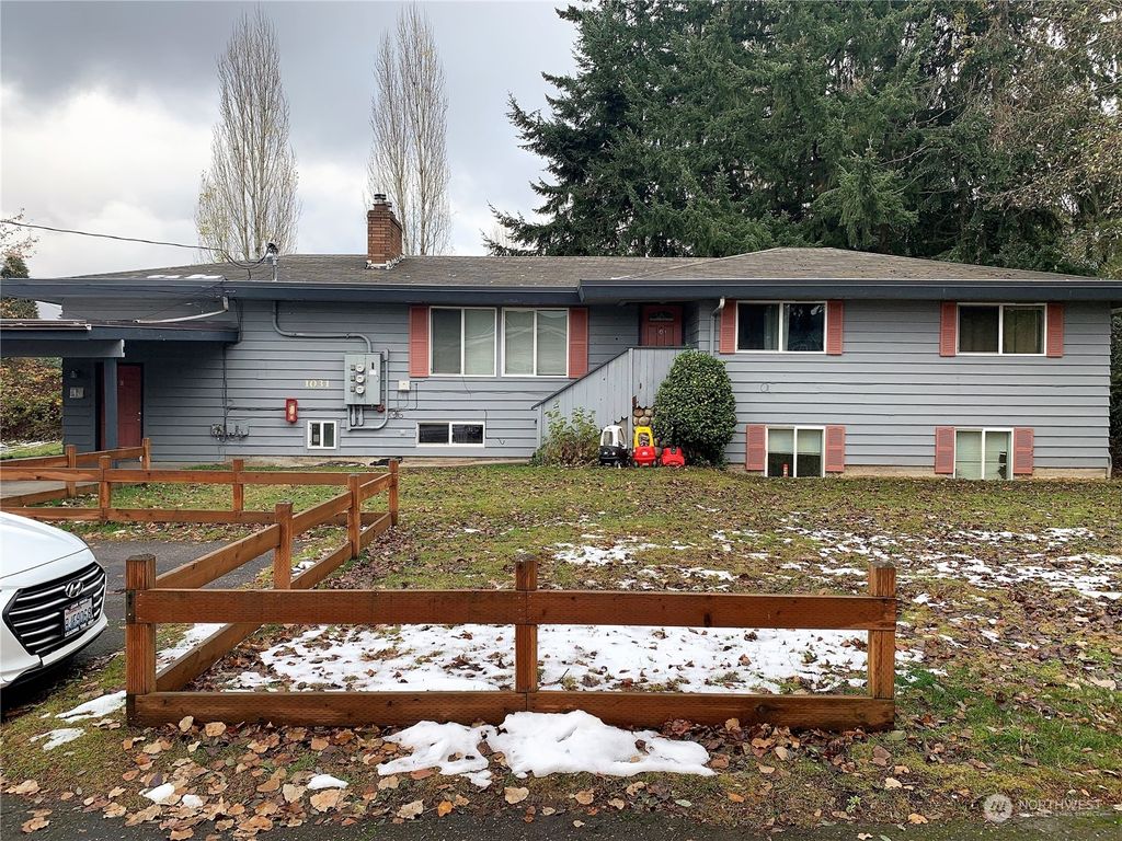 Photo of 1045 SW 122nd Street, Burien, WA 98146 (MLS # 2022397)