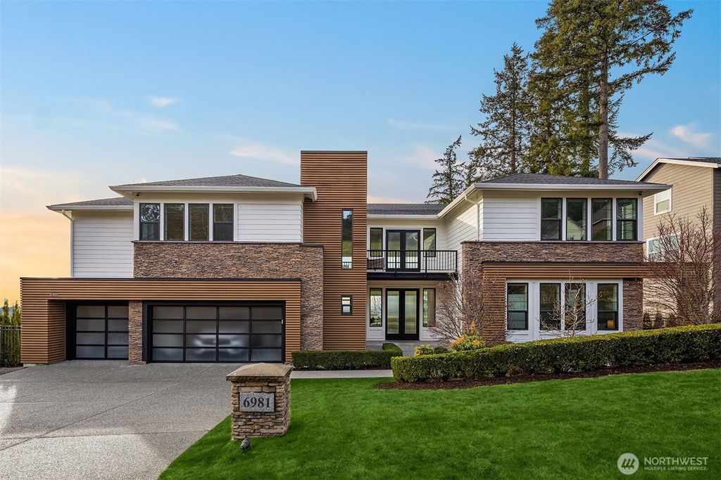 Photo of 6981 171st Court SE, Bellevue, WA 98006 (MLS # 2491841)