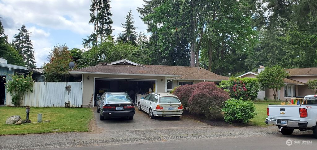 Photo of 11823 NE 142nd Place, Kirkland, WA 98034 (MLS # 2140687)
