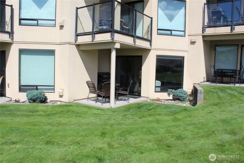 Photo of 100 Lake Chelan Shores Drive #17-3C, Chelan, WA 98816 (MLS # 2579414)