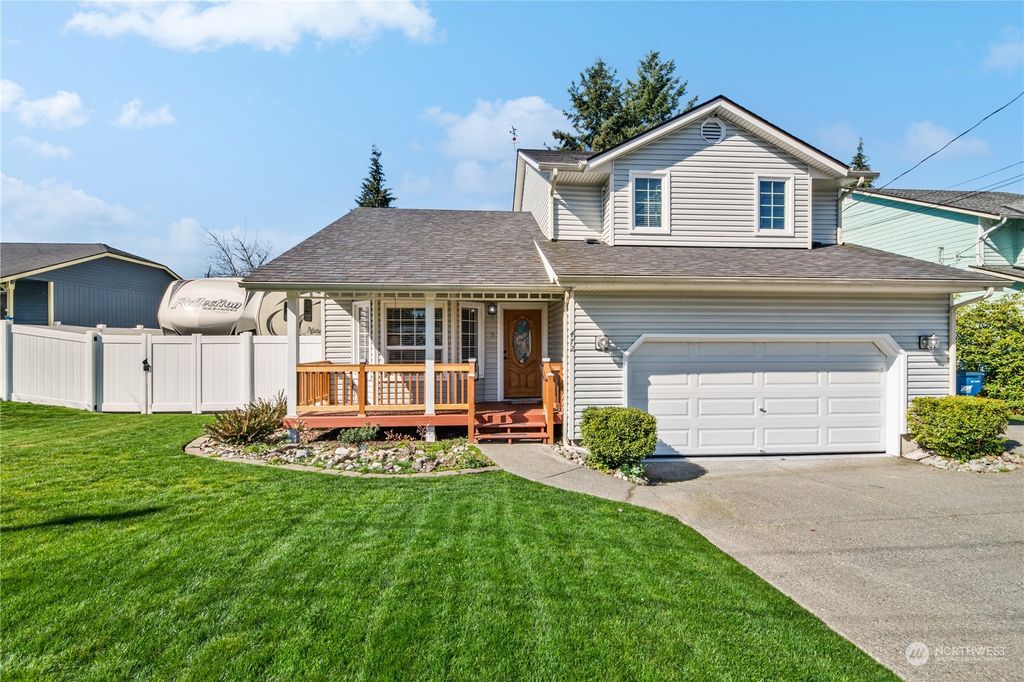 Photo of 472 Park Street, Monroe, WA 98272 (MLS # 2212262)