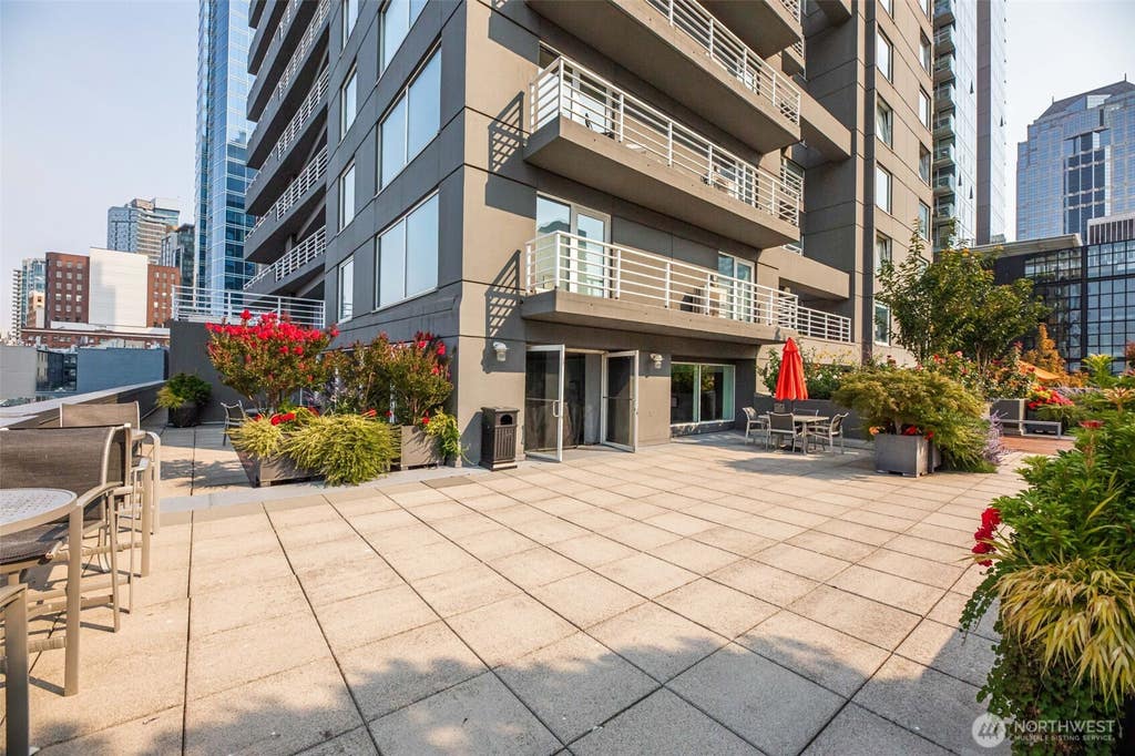 Photo of 1415 2nd Avenue #2106, Seattle, WA 98101 (MLS # 2569532)