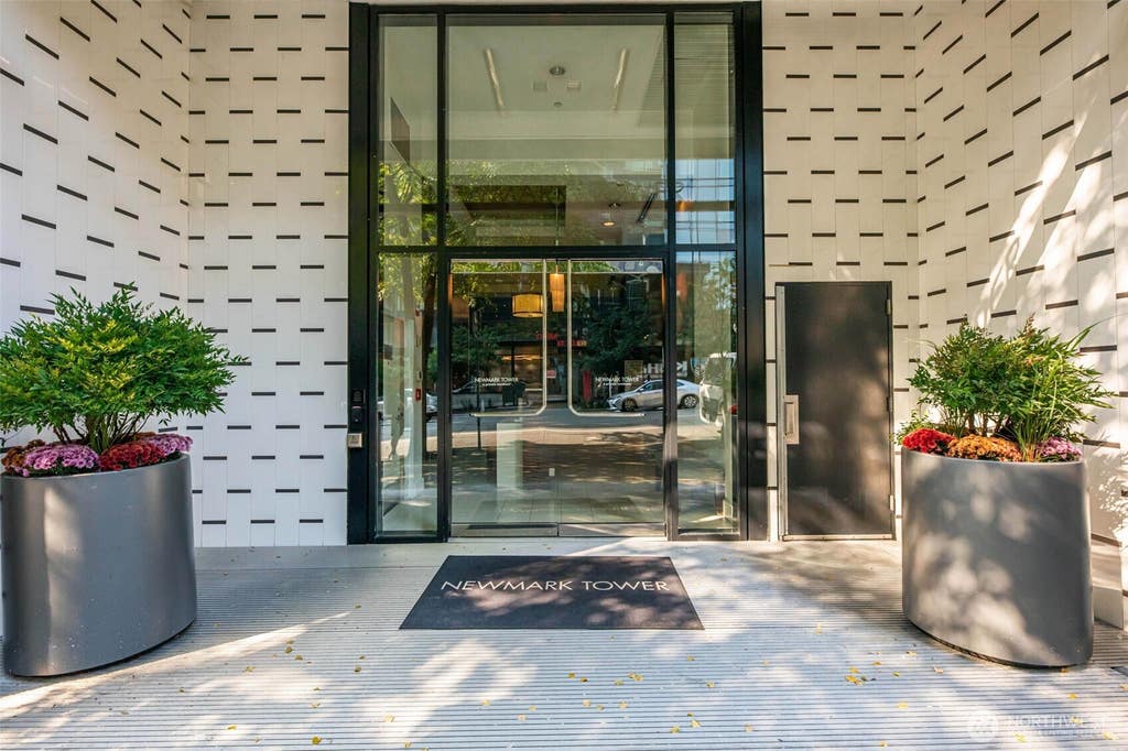 Photo of 1415 2nd Avenue #2106, Seattle, WA 98101 (MLS # 2569532)