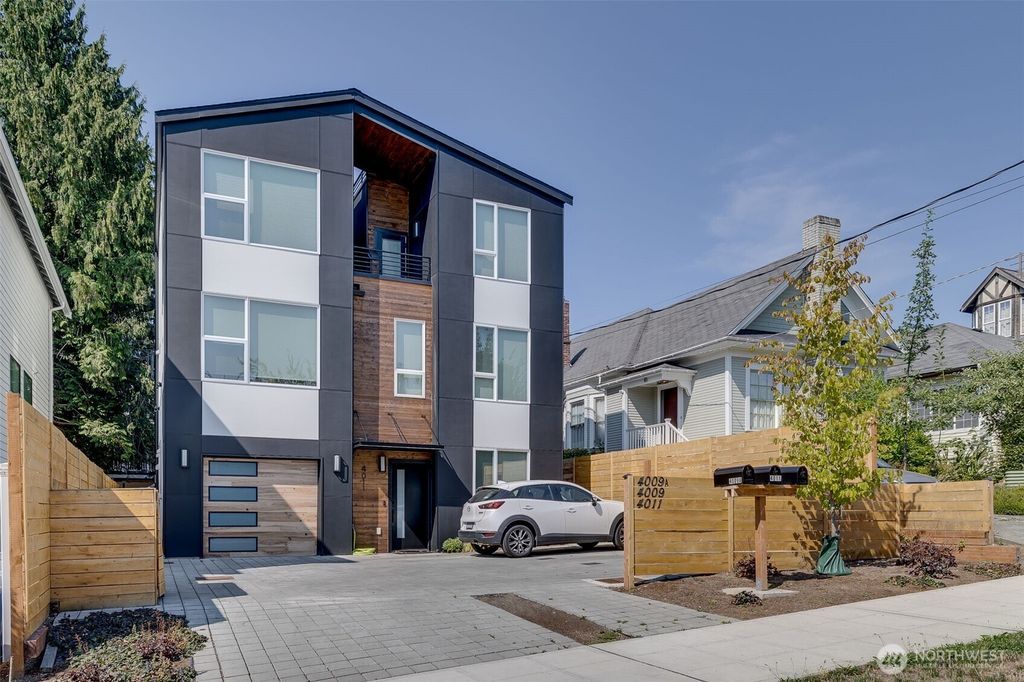 Photo of 4011 Corliss Avenue N #3, Seattle, WA 98103 (MLS # 2430439)