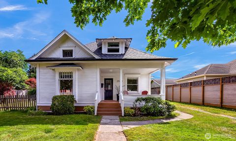 Photo of 2510 Walnut Street, Bellingham, WA 98225 (MLS # 2558791)