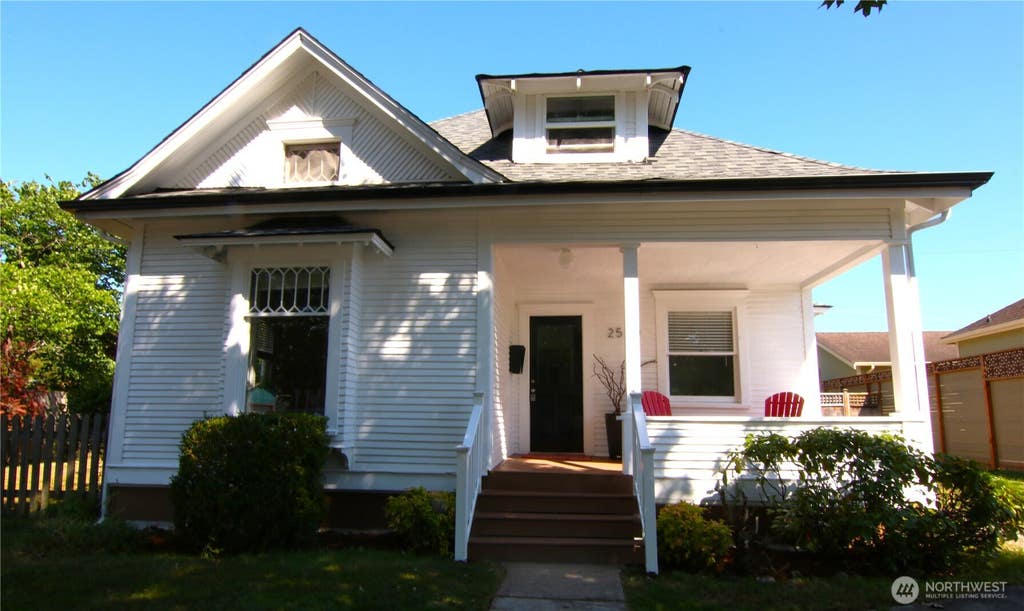 Photo of 2510 Walnut Street, Bellingham, WA 98225 (MLS # 2558791)