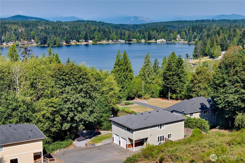 6110 Lakemont Lane