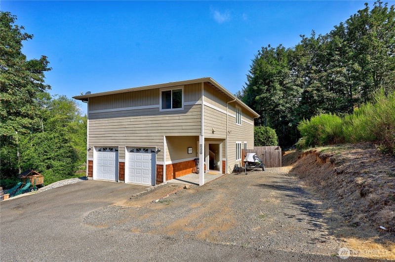 6110 Lakemont Lane