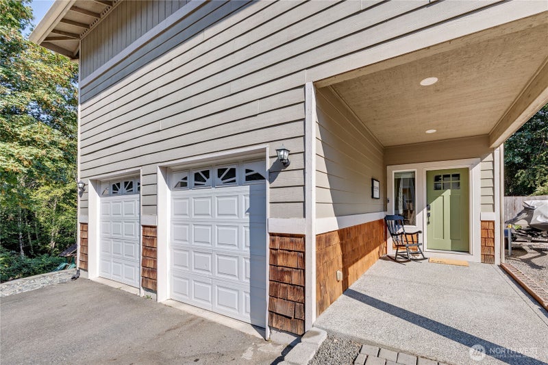 6110 Lakemont Lane