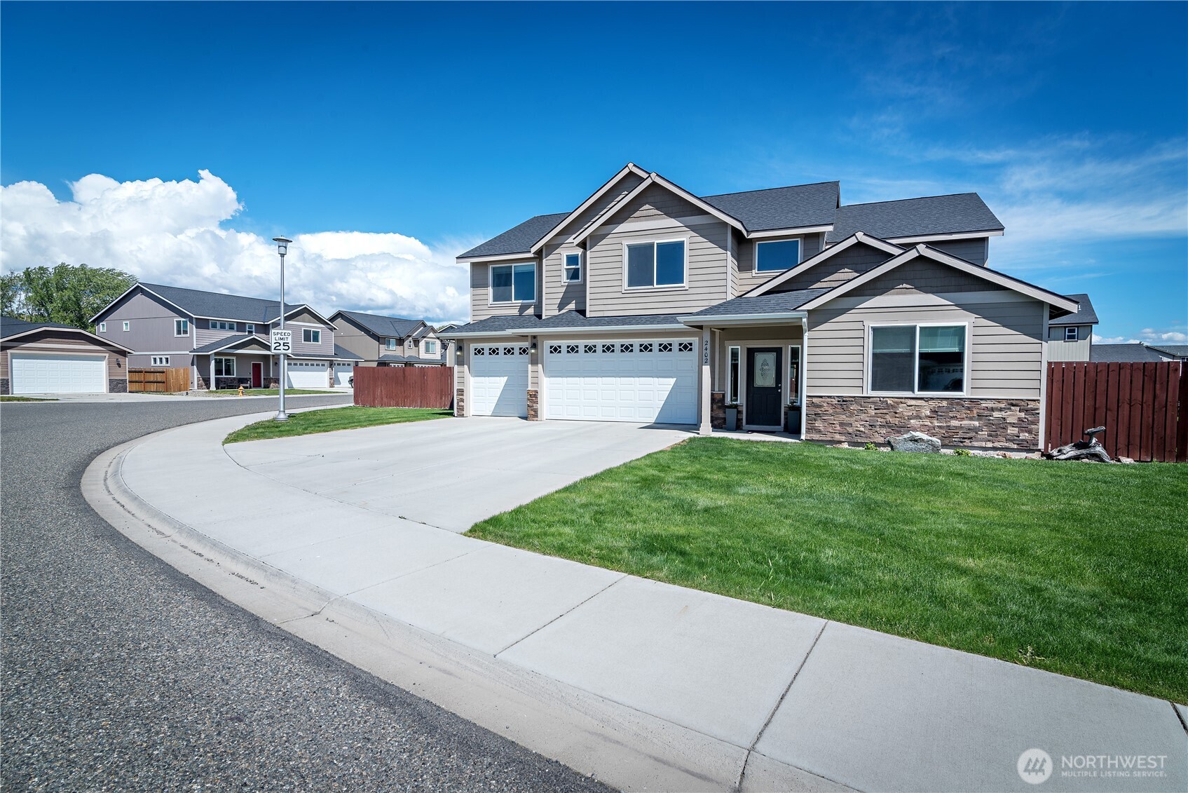 2402 N Creeksedge Way