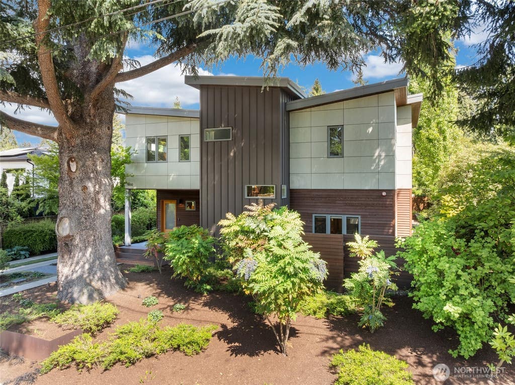 Photo of 1102 5th Street, Kirkland, WA 98033 (MLS # 2502029)