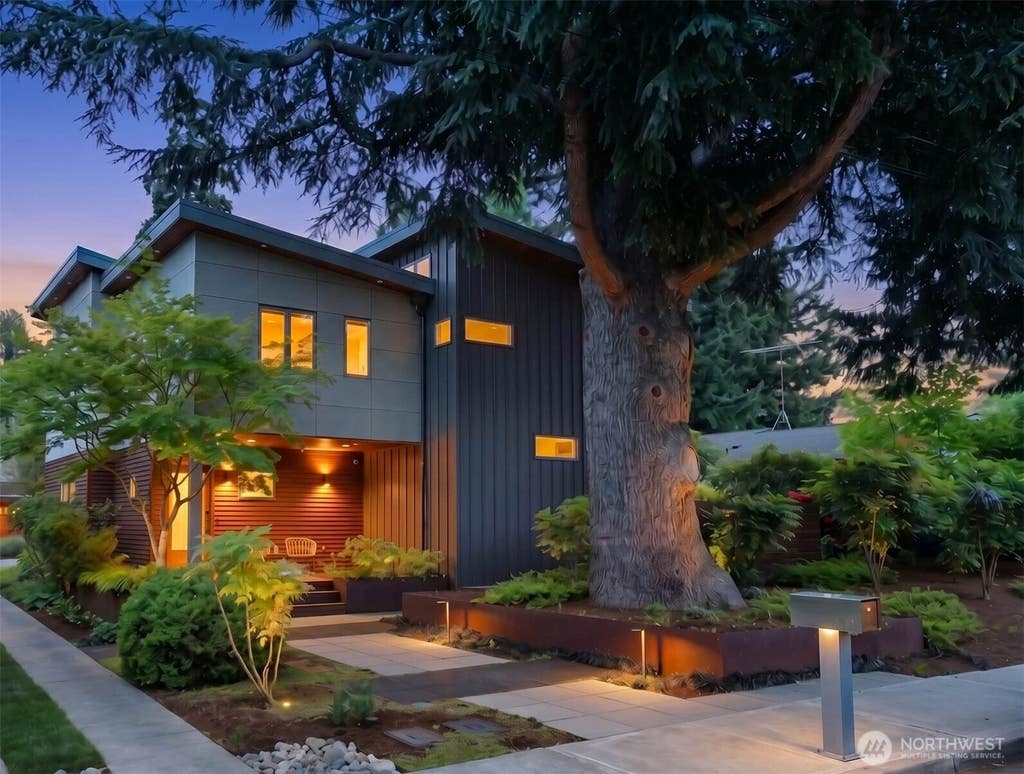 Photo of 1102 5th Street, Kirkland, WA 98033 (MLS # 2502029)