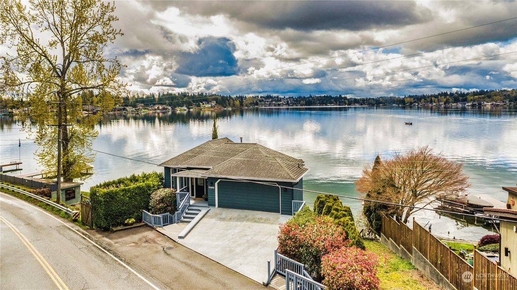 Photo of 11402 N Lakeshore Drive, Lake Stevens, WA 98258 (MLS # 2059358)