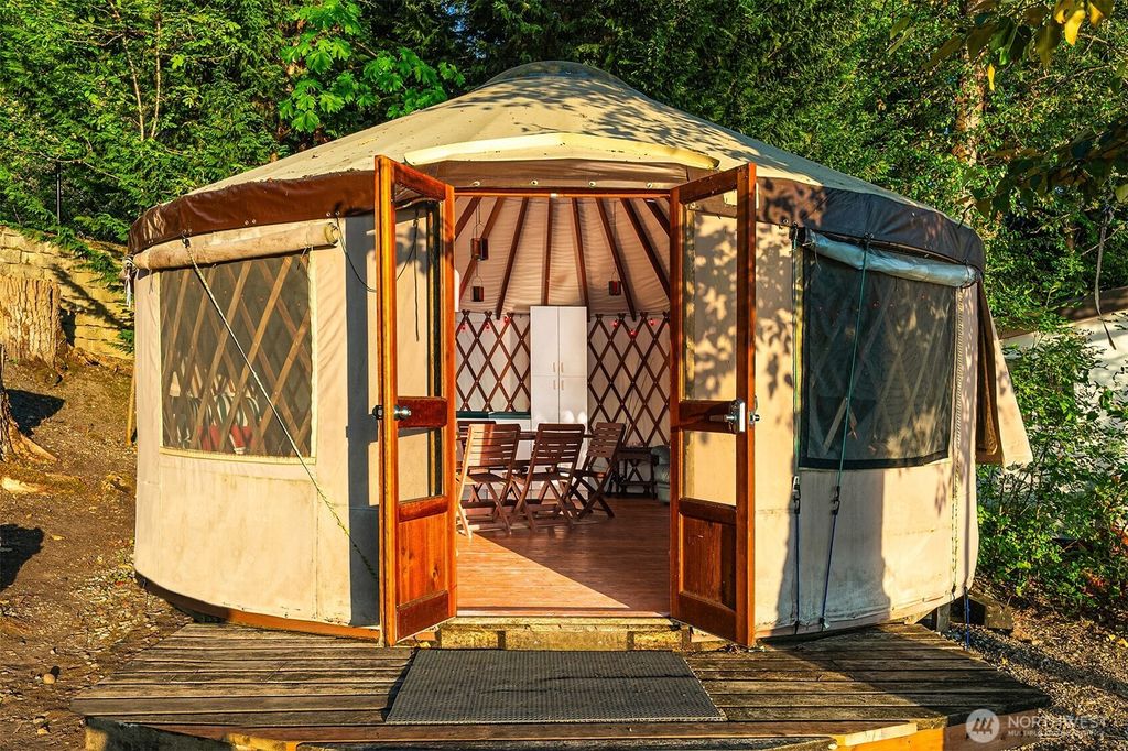 Photo of 23 YURT E Lake Sammamish Parkway NE, Sammamish, WA 98074 (MLS # 2390440)