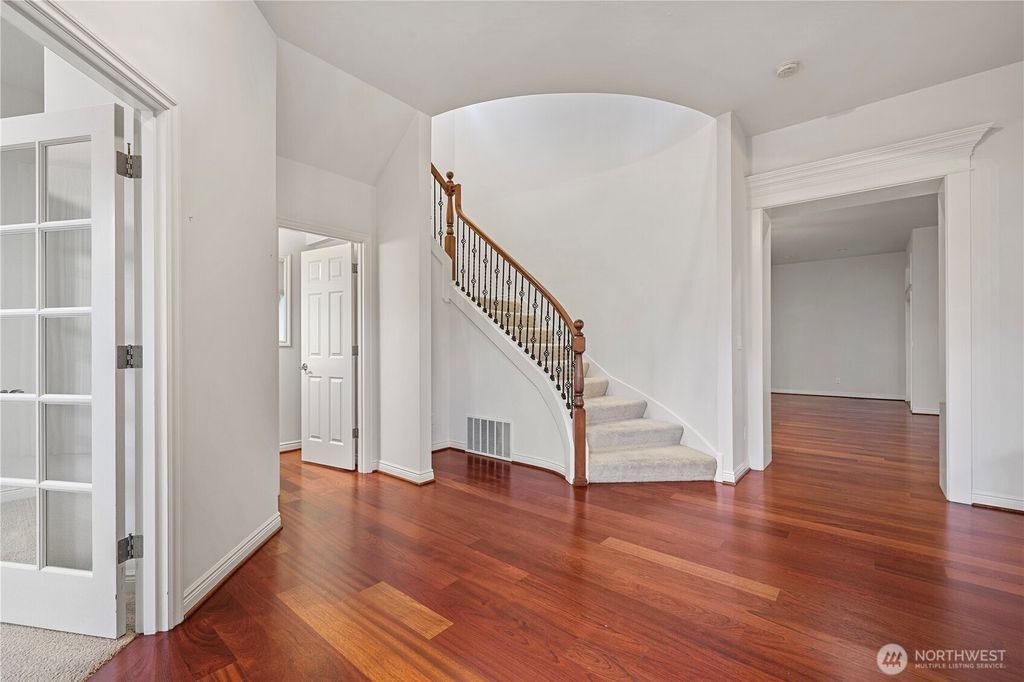 Photo of 2422 NE Davis Loop, Issaquah, WA 98029 (MLS # 2466060)