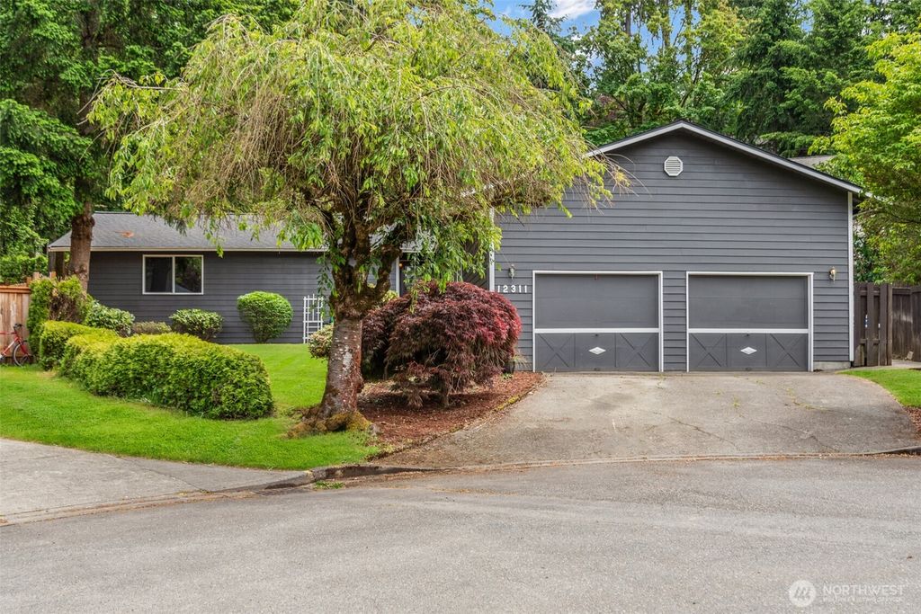 Photo of 12311 SE 96th Place, Renton, WA 98056 (MLS # 2358616)