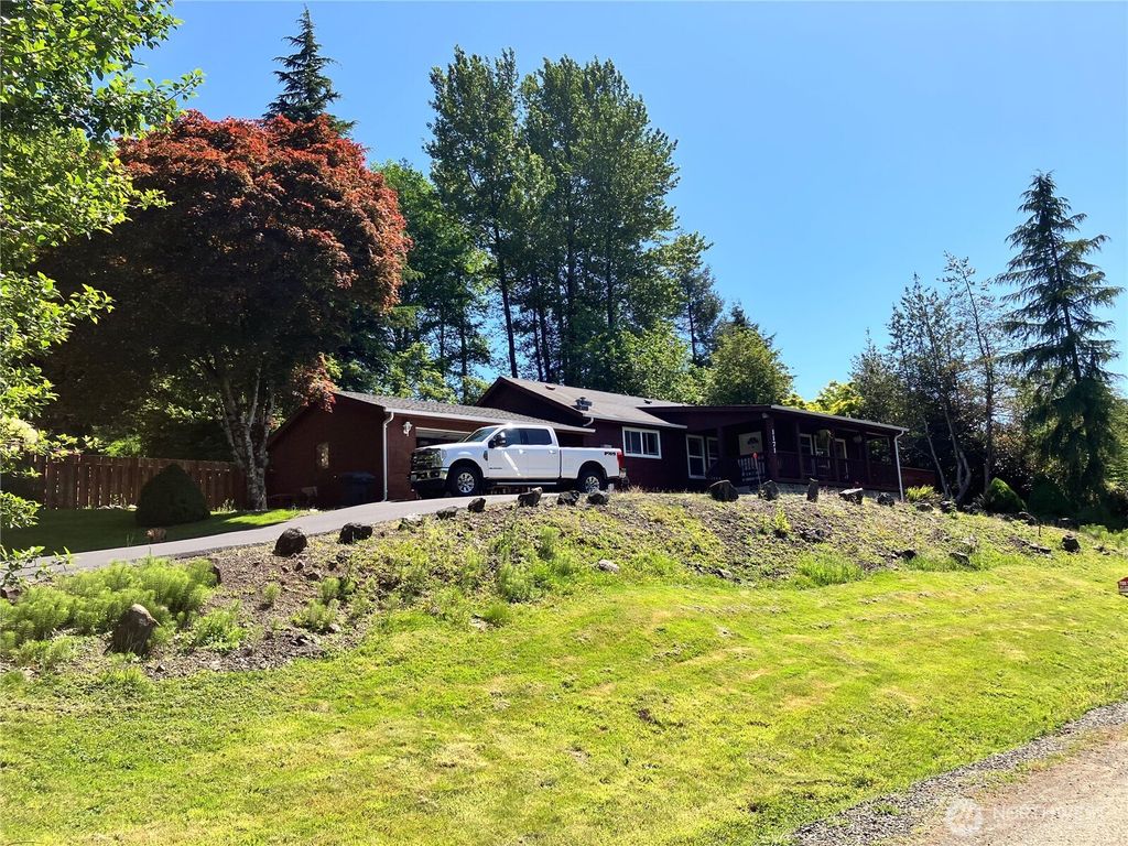 Photo of 1171 Ray Hicks Street, Raymond, WA 98577 (MLS # 2528178)