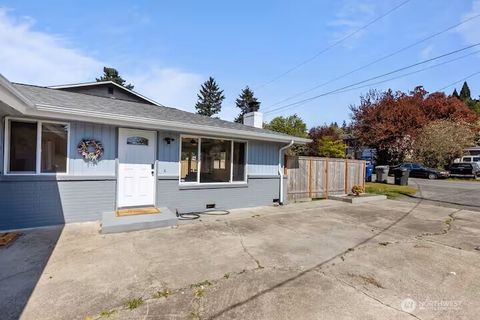 Photo of 28615 14th Avenue S, Federal Way, WA 98003 (MLS # 2478156)