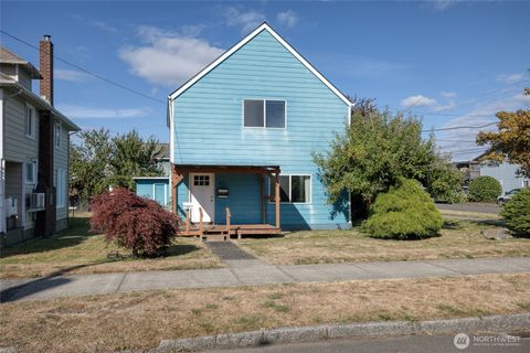 Photo of 621 M Street, Hoquiam, WA 98550 (MLS # 2419790)