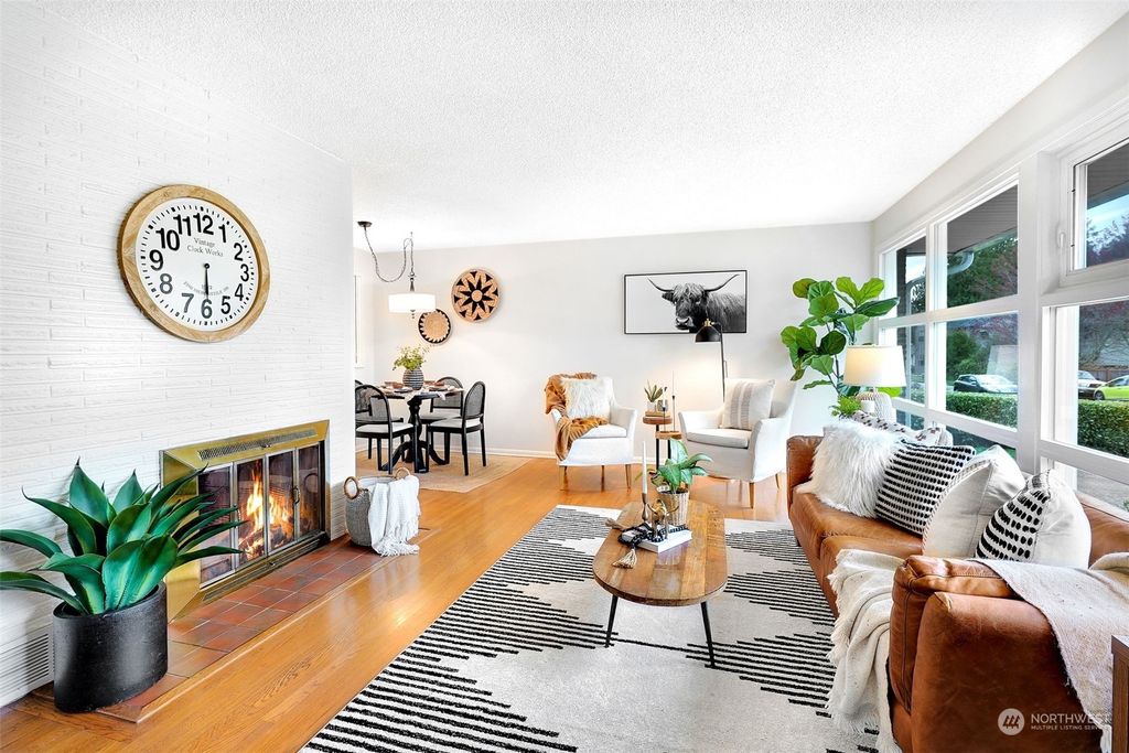 Photo of 8039 43rd Avenue NE, Seattle, WA 98115 (MLS # 2214922)