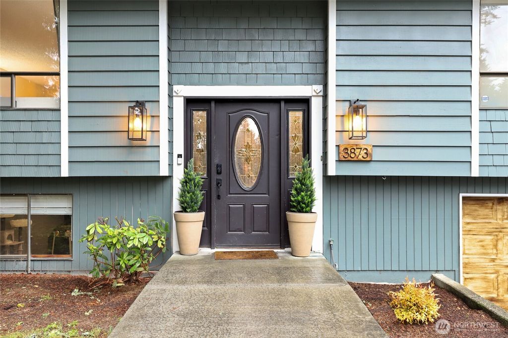 Photo of 3873 Canterbury Place SE, Port Orchard, WA 98366 (MLS # 2461357)