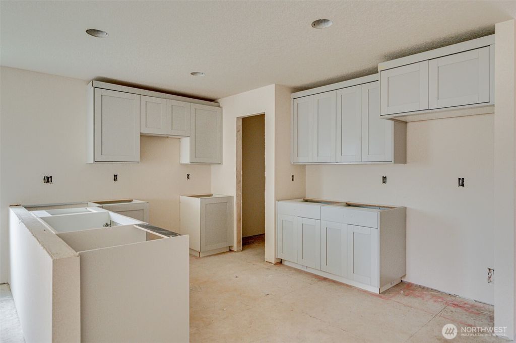 Photo of 2008 Henderson Way, Longview, WA 98632 (MLS # 2460092)