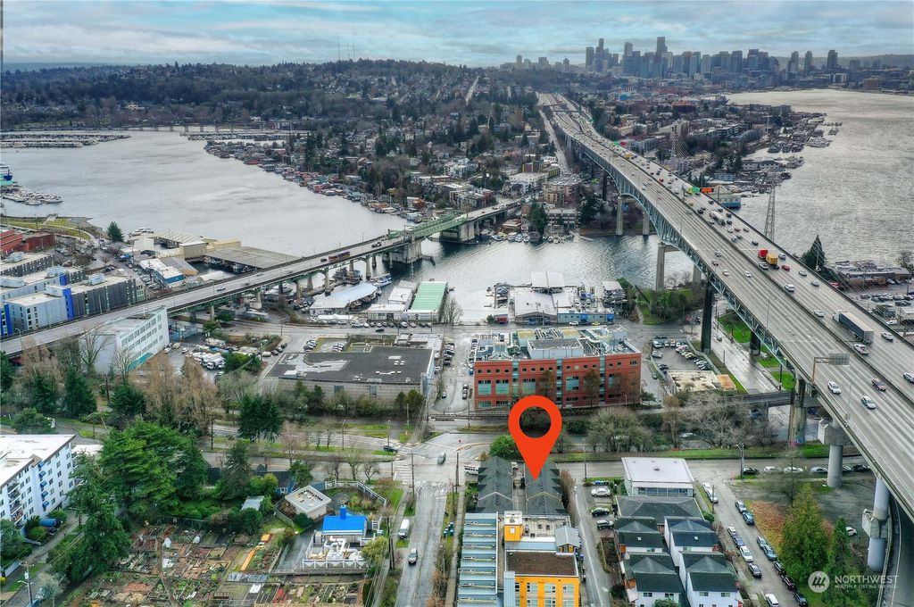 Photo of 664 NE 40th Street, Seattle, WA 98105 (MLS # 2035142)