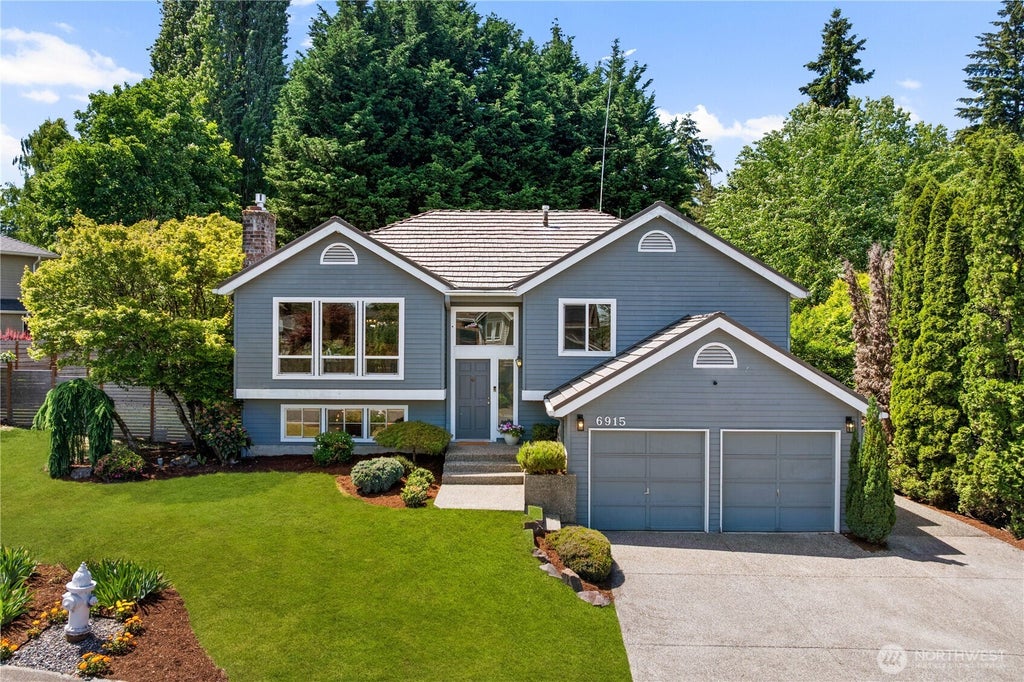 Photo of 6915 NE 163rd Street, Kenmore, WA 98028 (MLS # 2533919)
