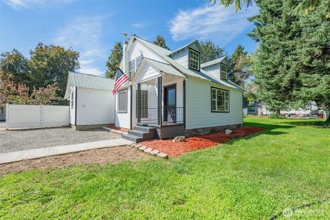 Photo of 5903 Pioneer Drive, Cashmere, WA 98815 (MLS # 2422249)