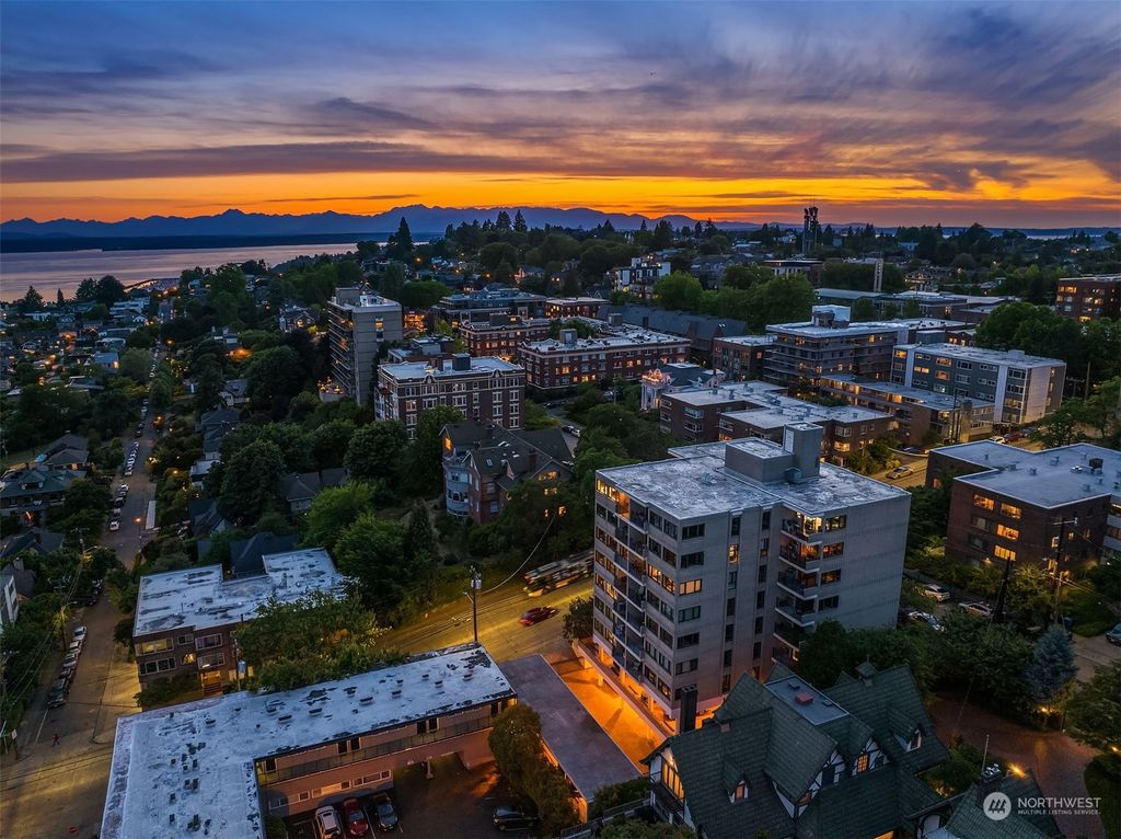 Photo of 7 Highland Drive #704, Seattle, WA 98109 (MLS # 2132381)