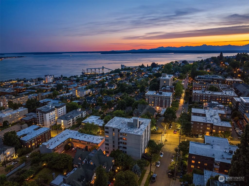 Photo of 7 Highland Drive #704, Seattle, WA 98109 (MLS # 2132381)