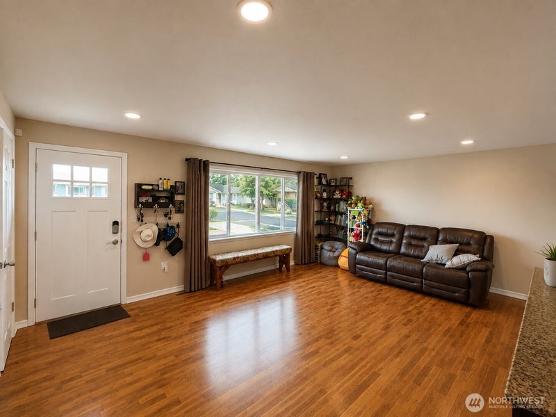1326 E Elm Street