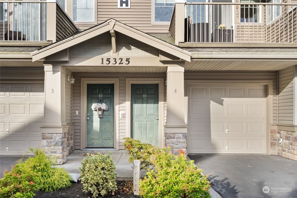 Photo of 15325 SE 155th Place #H4, Renton, WA 98058 (MLS # 2299215)