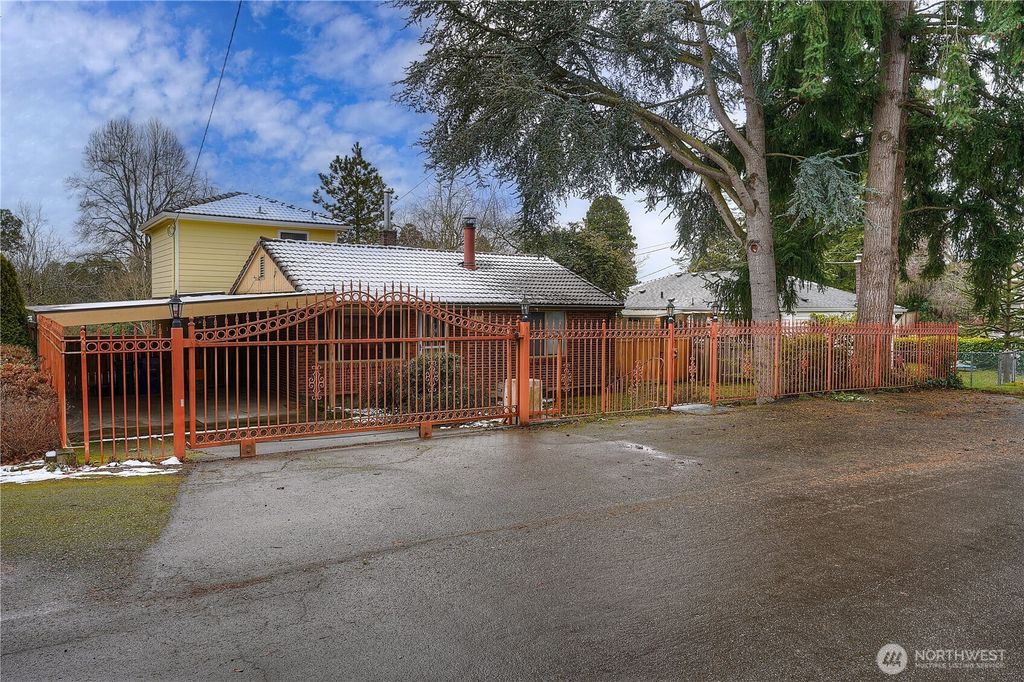 Photo of 3559 SW Ocean View Drive, Seattle, WA 98146 (MLS # 2332550)