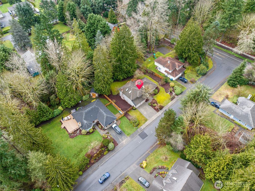 Photo of 17215 NE 132nd Place, Redmond, WA 98052 (MLS # 2488159)